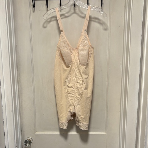 Vintage The Smoother Cream Women's Shapewear and Garter Undergarments Girdle 40